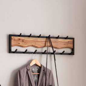 Schals und Mützen | Flurgarderobe mit Wellenmuster | Garderobe Wand Holz